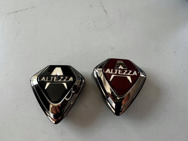 Emblemat znaczek do grilla atrapy Lexus IS200 Toyota Altezza czarny OE