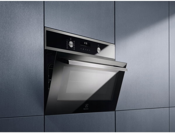 Kuchenka mikrofalowa ELECTROLUX EVM6E46X 42 L