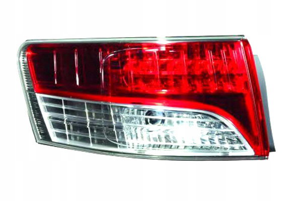 212-19R9R-UE LAMPA TYLNA TOYOTA AVENSIS 11.08-10.18 PR