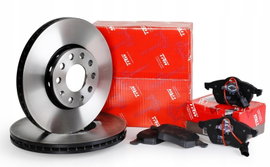 ZESTAW TRW TARCZE + KLOCKI PRZÓD DO NISSAN QASHQAI II