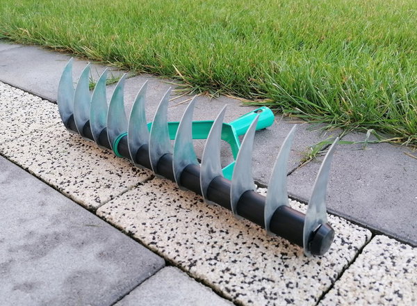 Wertykulator ręczny aerator do trawnika 45 cm na kółkach GREENMILL