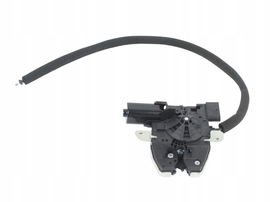 ZAMEK POKRYWY TYLNEJ DO MERCEDES-BENZ OE:A2317500085