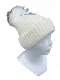 Czapka zimowa Topshop kremowa r. uniwersalny