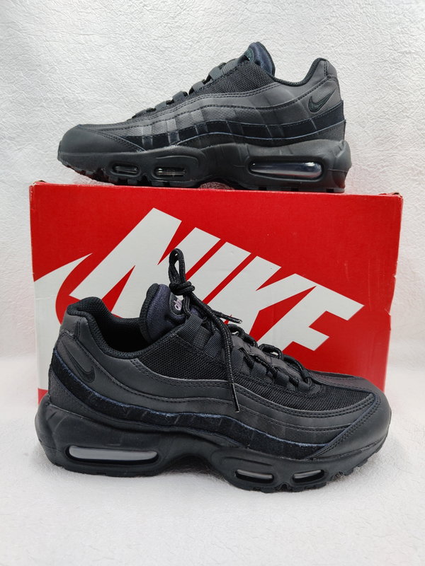 Nike Air Max 95 Essential skórzane buty sportowe r.41