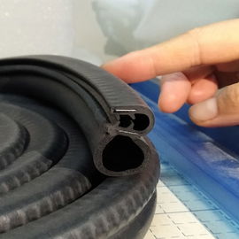 Czarna uszczelka drzwiowa gumowa osłona przeciwpyłowa 3/4M