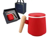 Kubek z ceramicznym sitkiem i przykrywką czerwony 400 ml