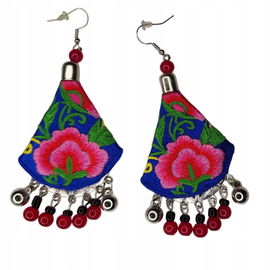 Kolczyki z kwiatem piwonii - haftowana dusza tradycji