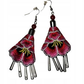 Kolczyki z haftem bratka - nowoczesna folkowa elegancja z nutą awangardy