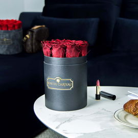 Czerwone Wieczne Róże w Czarnym Małym Boxie