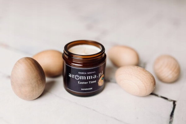 SŁODKA NA WIELKANOC ŚWIECA SOJOWA EASTER TIME AROMMA + ZAPALNICZKA GRATIS