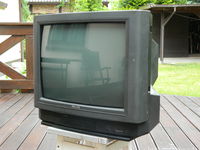 21" telewizor analogowy TV kineskopowy CRT stary PAL SECAM NTSC wejsce AV CINCH