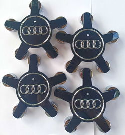 Dekielki do Audi 135 mm - Komplet 4 szt. Czarne. Nowe.