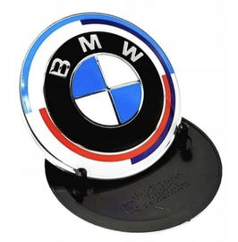 Najnowszy model. Emblemat znaczek logo BMW na maskę o średnicy 82mm. 1szt.