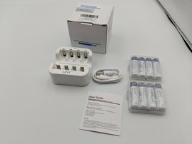Akumulatory litowo-jonowe AAA 1,5V 8x3500mWh plus ładowarka CZVV
