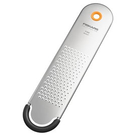 Tarka ręczna małe oczka FISKARS 1079967 – tarka do sera i cytrusów
