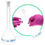 Kolba miarowa boro 3.3 szklana 250 ml kl.A z korkiem szlif 14/23 certyfikat