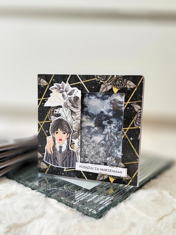 Kartka urodzinowa shaker card WEDNESDAY