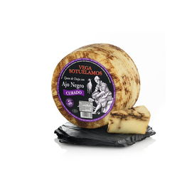 SER OWCZY CURADO Z CZARNYM CZOSNKIEM. MLEKO PASTERYZOWANE