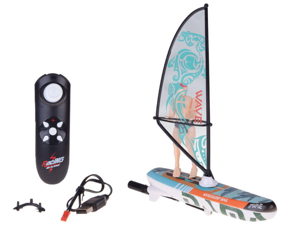 LATAJĄCY WINDSURFER Z PILOTEM NA ODLEGŁOŚĆ