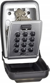 Skrytka na klucze z szyfrem Master Lock 5423EURD