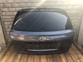 TOYOTA AVENSIS II T25 KOMBI 2007r TYLNA KLAPA BAGAŻNIKA Z SZYBĄ