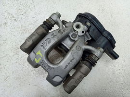 ZACISK ELEKTRYCZNY LEWY TYŁ PEUGEOT 2008 II 1.2THP 2020R 9837165980