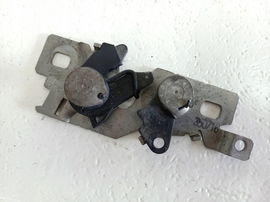 PEUGEOT 308 II T9 16r 1.6 HDI ZAMEK MASKI ZATRZASK PRZÓD 9677850980 EUROPA