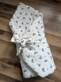 Rożek muślinowy bawełna wiązany nie usztywniany becik kot muślin