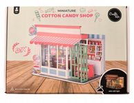 Miniaturowy domek CANDY SHOP sklep ze słodyczami DIY z oświetleniem LED 3D