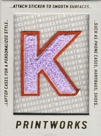 „Fluffy K” Naklejka haftowana WESTWING 5,5 x 5,3 cm